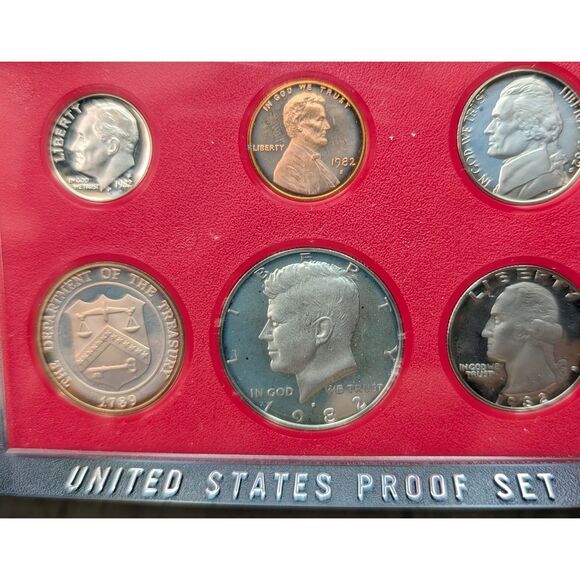 1982 United States Proof Set – 6 Coins in Original Mint Packaging - Picture 2 of 3